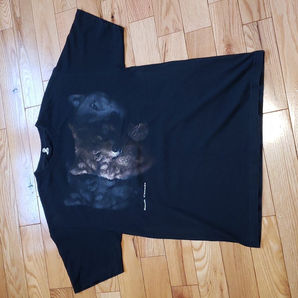 Vintage Banff Canada Wolf Tshirt